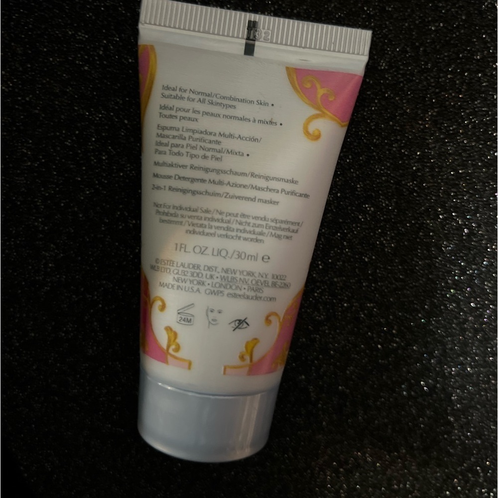 ESTEE LAUDER Perfectly Clean - Picture 3 of 6
